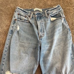 Abercrombie and fitch ultra high rise 90’s jeans